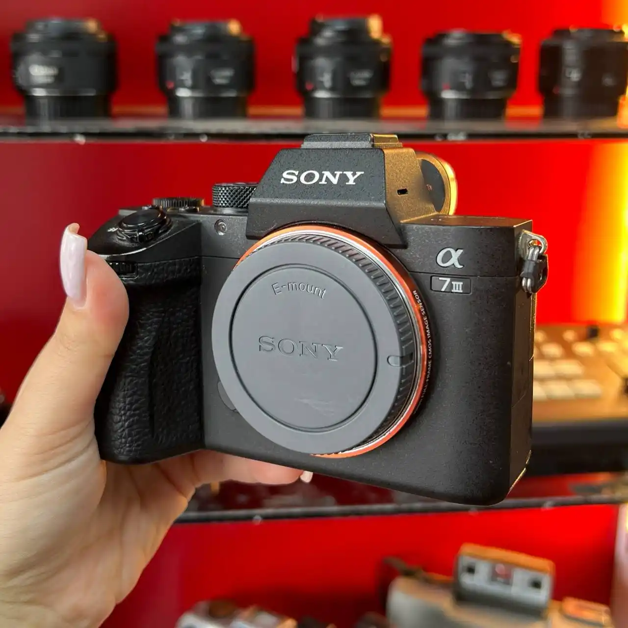 دوربین حرفه‌ای سونی | Sony A7 iii Body دست دو